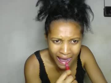 Sanelie09 Chaturbate stream image from October 17, 2025