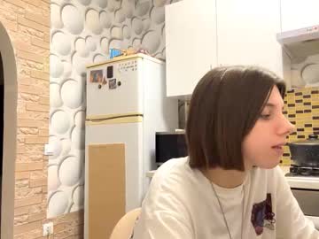 Elinhelser Chaturbate stream image from October 17, 2025