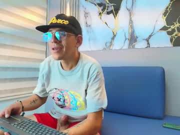 Dylan_Scott21 Chaturbate stream image from October 17, 2025