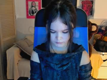 Elainebeness Chaturbate stream image from October 17, 2025
