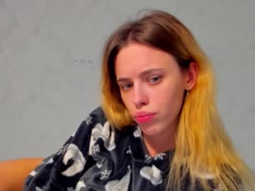 Fire___Fox1 Chaturbate stream image from October 17, 2025