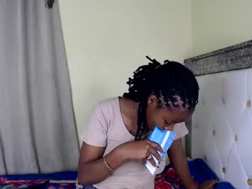 Skyqueen0 Chaturbate stream image from October 17, 2025