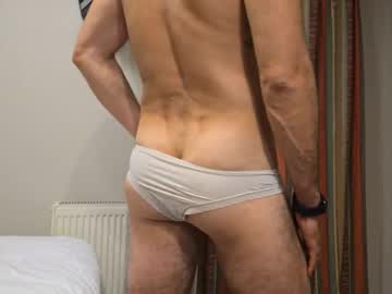 Str8andfit Chaturbate stream image from October 17, 2025