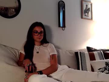 Willowbelle Chaturbate stream image from October 17, 2025