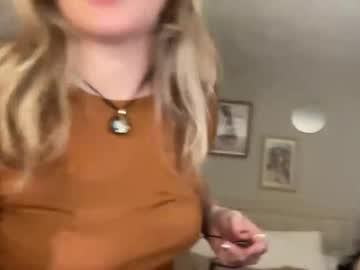 Juicybootyjenna Chaturbate stream image from October 18, 2025