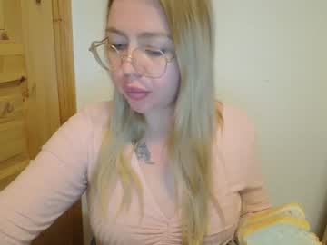 Milafixi19 Chaturbate stream image from October 18, 2025