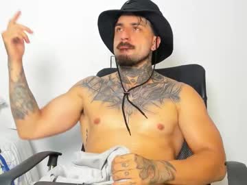Enzoaren Chaturbate stream image from October 18, 2025