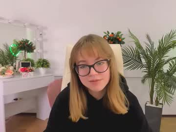 Forest__Song Chaturbate stream image from October 18, 2025