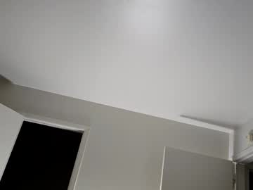Silkjonez Chaturbate stream image from October 18, 2025