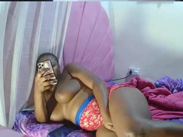 Ebonykissxx Chaturbate stream image from October 18, 2025