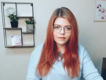 Lina_Ri Chaturbate stream image from October 18, 2025