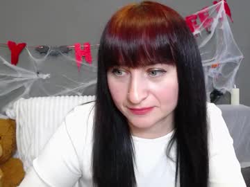 Ninaflawlees Chaturbate stream image from October 18, 2025
