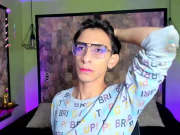 Uyukie Chaturbate stream image from October 18, 2025