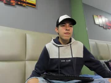 Jhonny_Saenz Chaturbate stream image from October 18, 2025