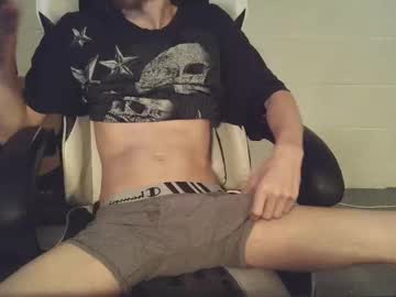 Prettbasic Chaturbate stream image from October 18, 2025