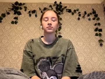 Kylaflum Chaturbate stream image from October 18, 2025