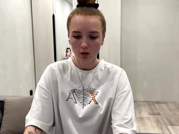 Lydiatrowell Chaturbate stream image from October 18, 2025