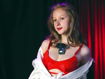 Mia_Vebes Chaturbate stream image from October 18, 2025