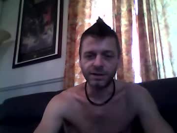 Maxthewolf Chaturbate stream image from October 18, 2025