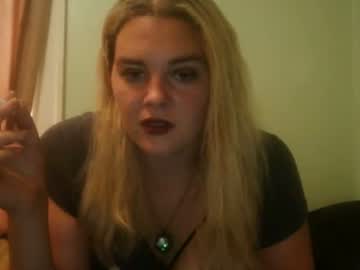 Curvymom2025 Chaturbate stream image from October 18, 2025