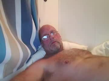 Sandnesrune523 Chaturbate stream image from October 18, 2025