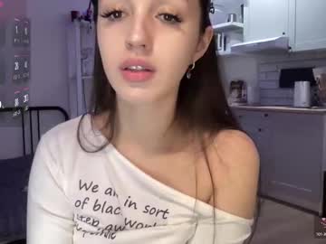 W33d7 Chaturbate stream image from October 18, 2025