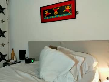 Camilosaennz Chaturbate stream image from October 19, 2025