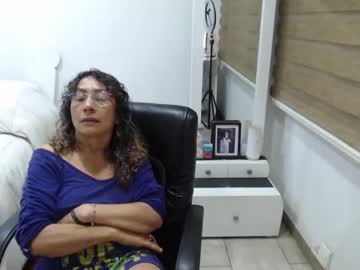 Yessilatin Chaturbate stream image from October 19, 2025