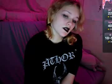 Cleovixes Chaturbate stream image from October 19, 2025