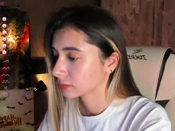 Darlabelle Chaturbate stream image from October 19, 2025