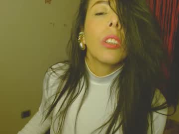 Ela_3611 Chaturbate stream image from October 19, 2025