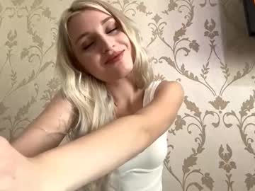 Camilascharnberg Chaturbate stream image from October 19, 2025