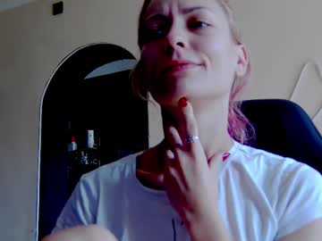 Karoline121 Chaturbate stream image from October 19, 2025