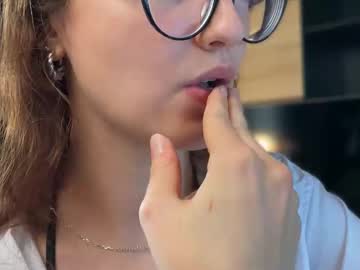 Alice_Alarcon Chaturbate stream image from October 19, 2025