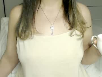 Eelena4kiss Chaturbate stream image from October 19, 2025