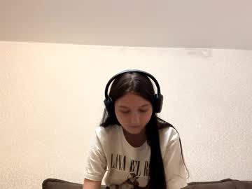 Faustinabartosh Chaturbate stream image from October 19, 2025