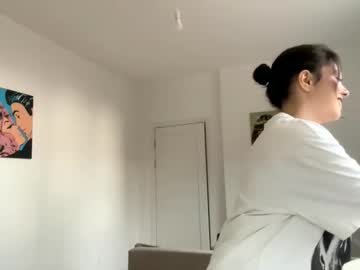 Tialenyard Chaturbate stream image from October 19, 2025