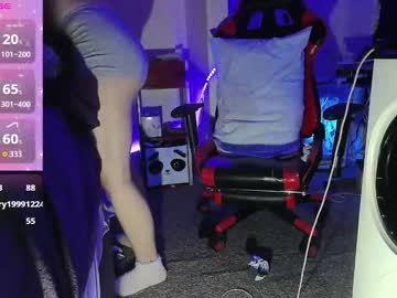 Blondiebubblebooty Chaturbate stream image from October 19, 2025