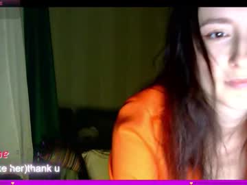 Lilyxsky stream image from October 19, 2025
