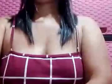 Suzzie_Hot Chaturbate stream image from October 19, 2025