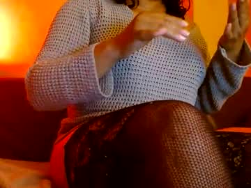 Delphine_X Chaturbate stream image from October 19, 2025