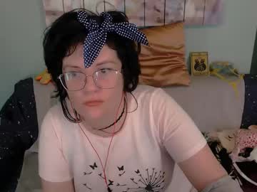 Everly_Rays Chaturbate stream image from October 19, 2025