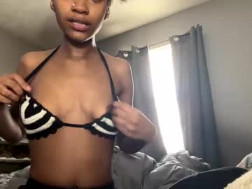 Nanaonn Chaturbate stream image from October 19, 2025