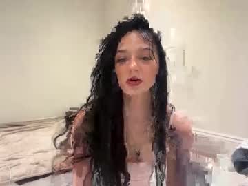 Kendallmonroee Chaturbate stream image from October 19, 2025