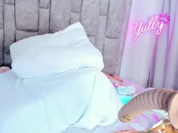 Queen_Yully Chaturbate stream image from October 19, 2025