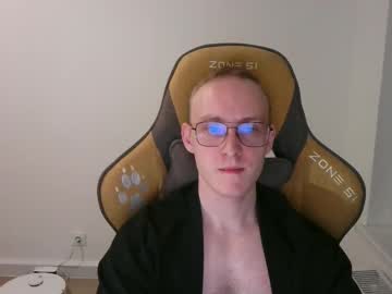 Anthonythorn Chaturbate stream image from October 19, 2025
