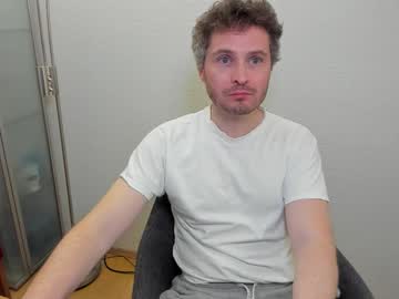 Kinksubbydubby Chaturbate stream image from October 19, 2025