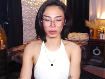 Wildroxie Chaturbate stream image from October 19, 2025