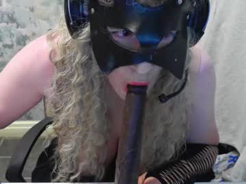 Bouncybluebabe Chaturbate stream image from October 19, 2025