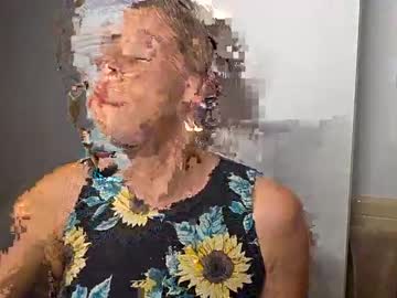 Sluttymommie Chaturbate stream image from October 20, 2025